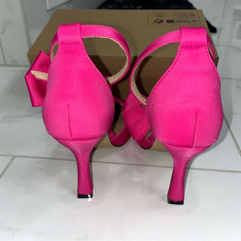 NWT- Bow Stiletto Heeled Pumps with Ankle Strap- Size 7 - Picture 12 of 15